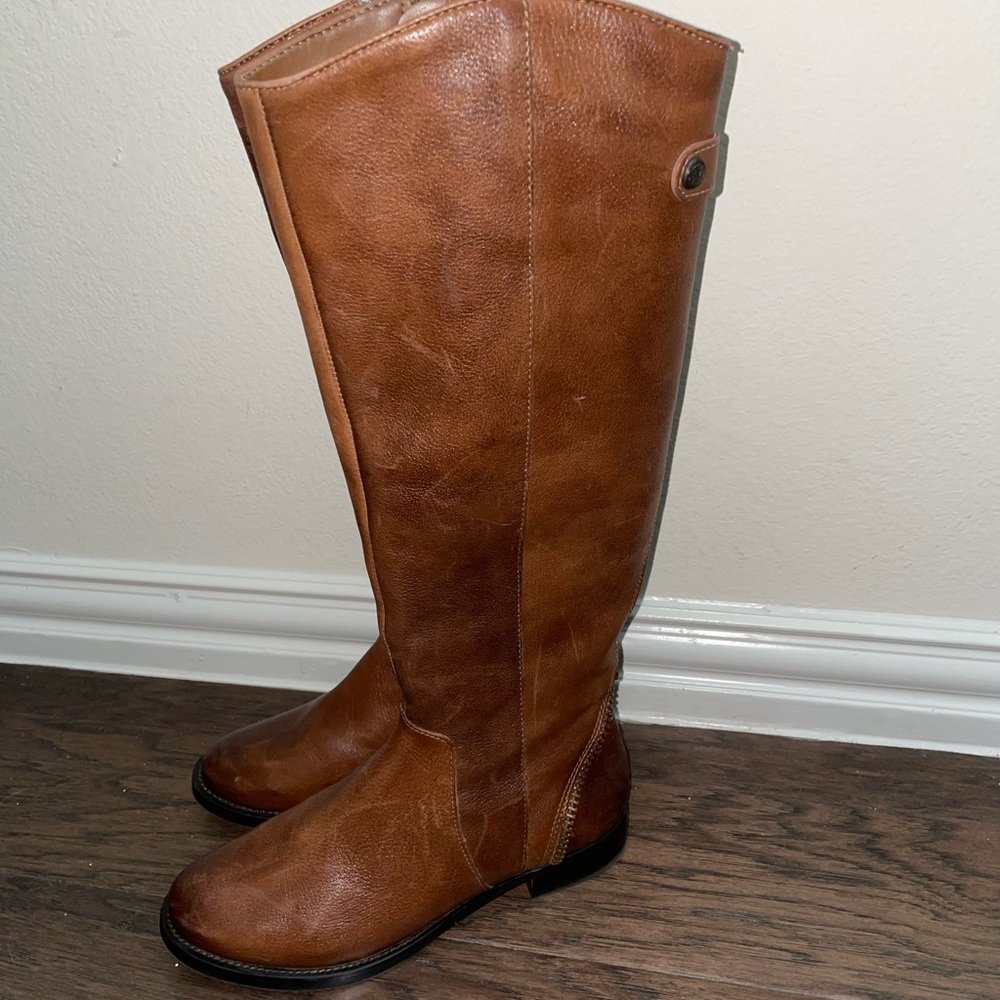 NEW size 6.5 Arturo Chiang boots